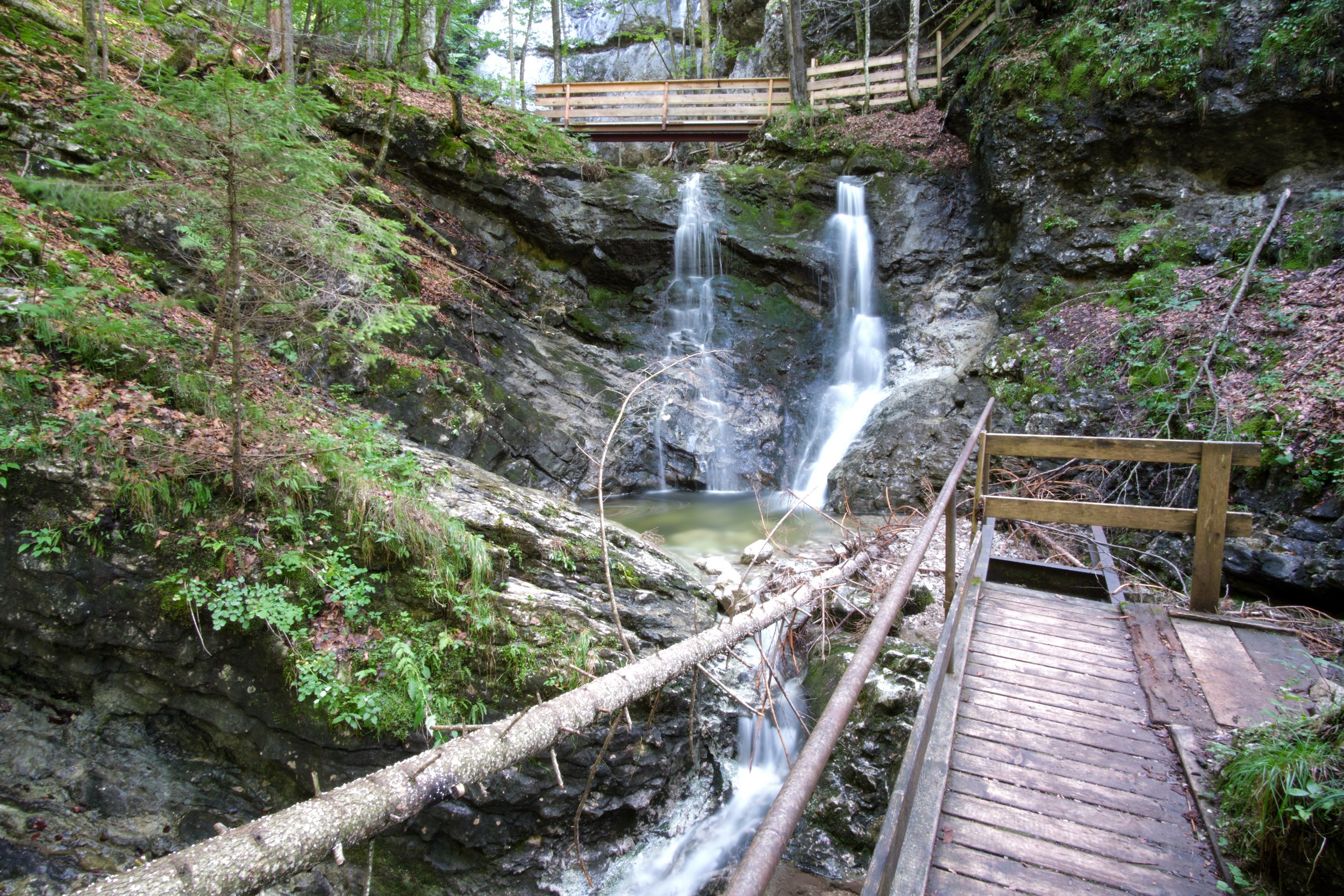 Hiking trail through the Klausenbach gorge