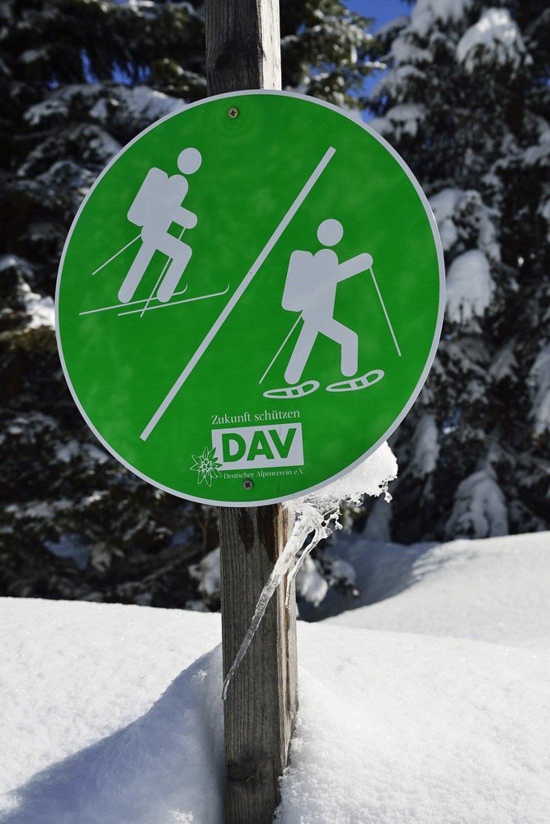 Sign for snowshoes routes