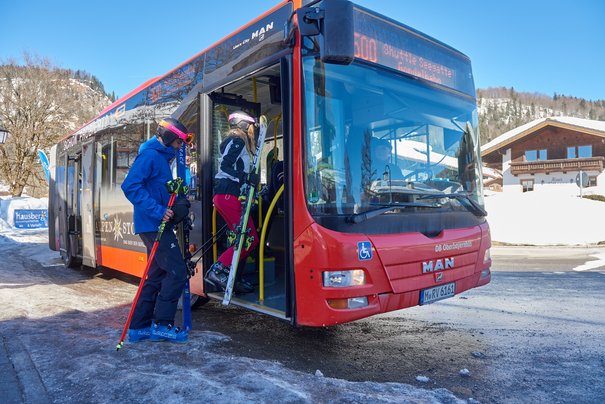 Ski bus from Reit im Winkl to the ski area