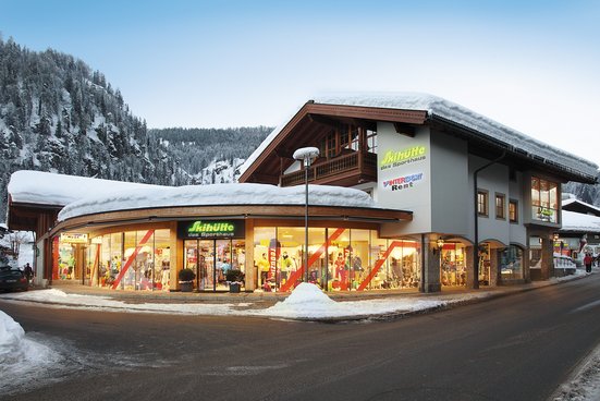 Intersport Skihütte im Ortszentrum
