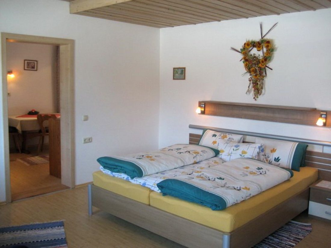 Schlafzimmer in der Ferienwohnung Kaiserblick