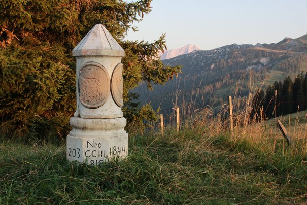 Three countries point at Scheibelberg mountain