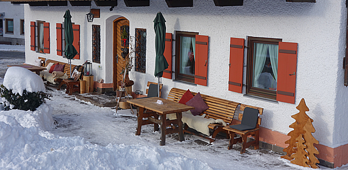 Eingangsbereich und Sonnenterrasse