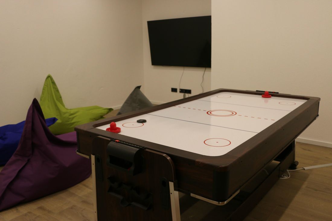 Spiele- und Kino-Lounge
