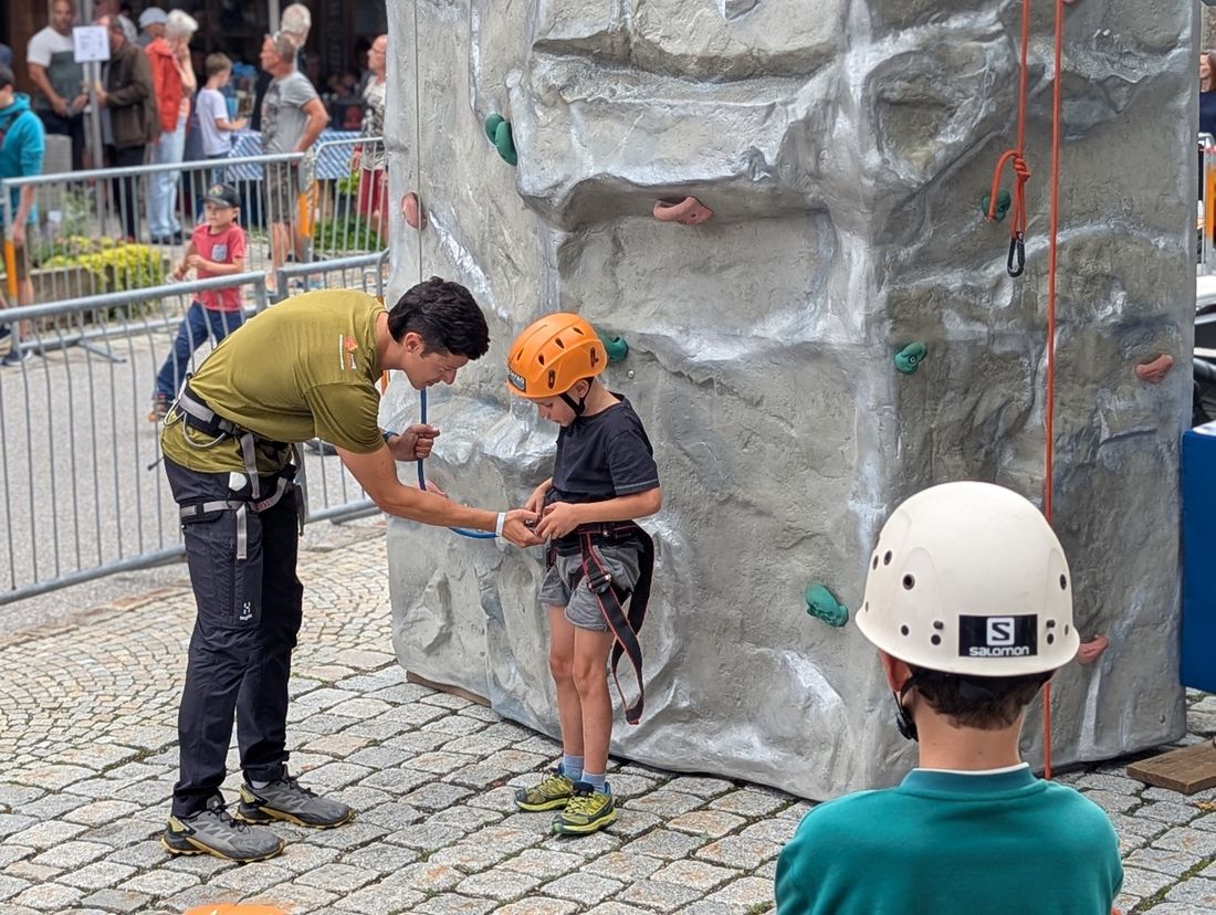 Straßenfest Kletterwand