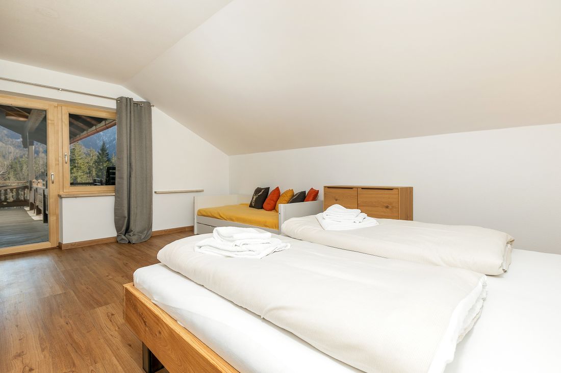 Drittes Schlafzimmer mit Balkonzugang
