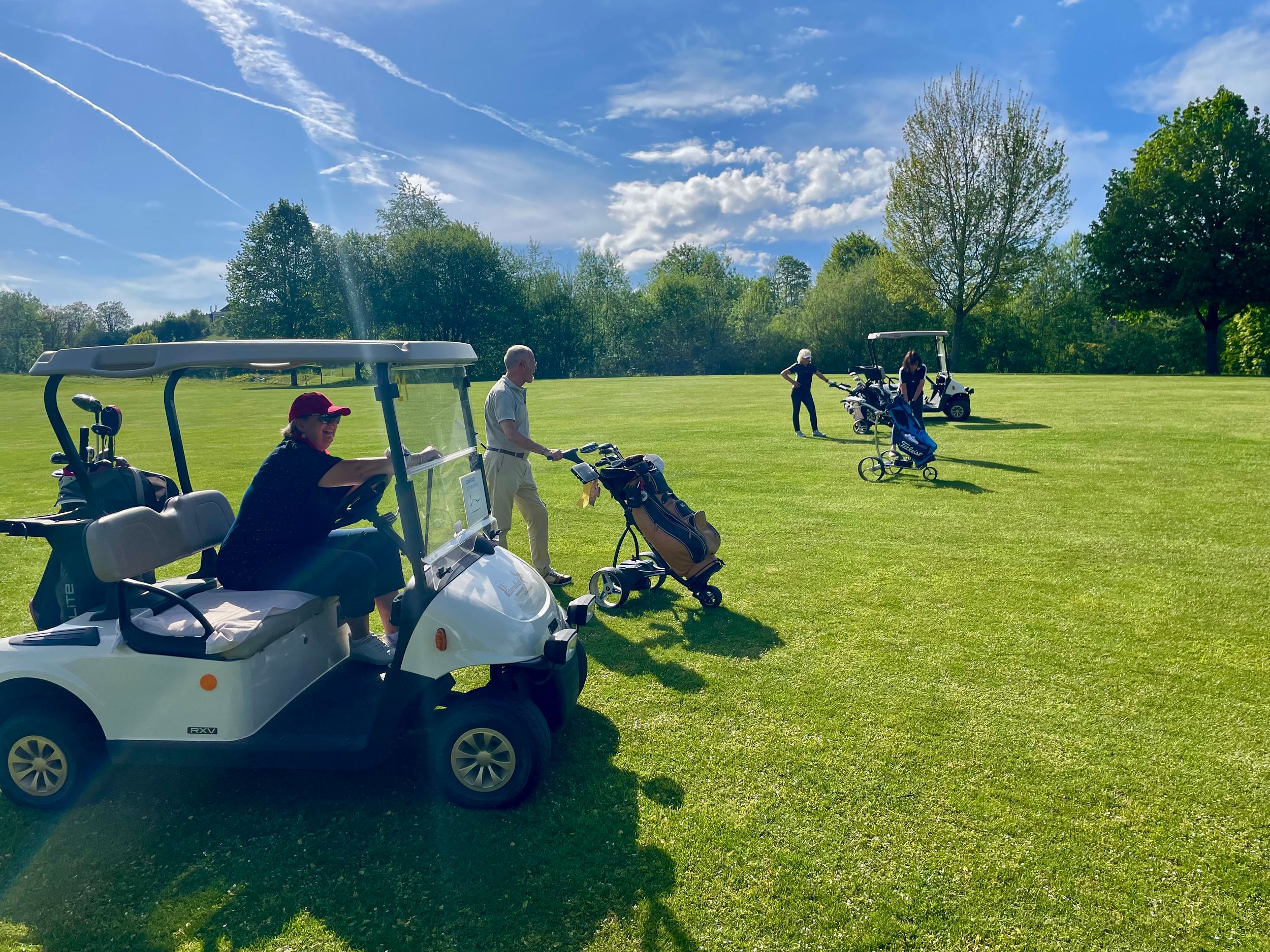 Golfspieler am Golfplatz