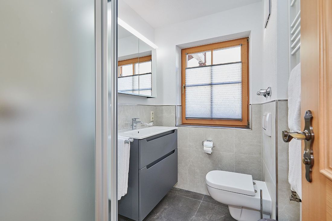Ferienwohnung Kaiserblick / Badezimmer klein