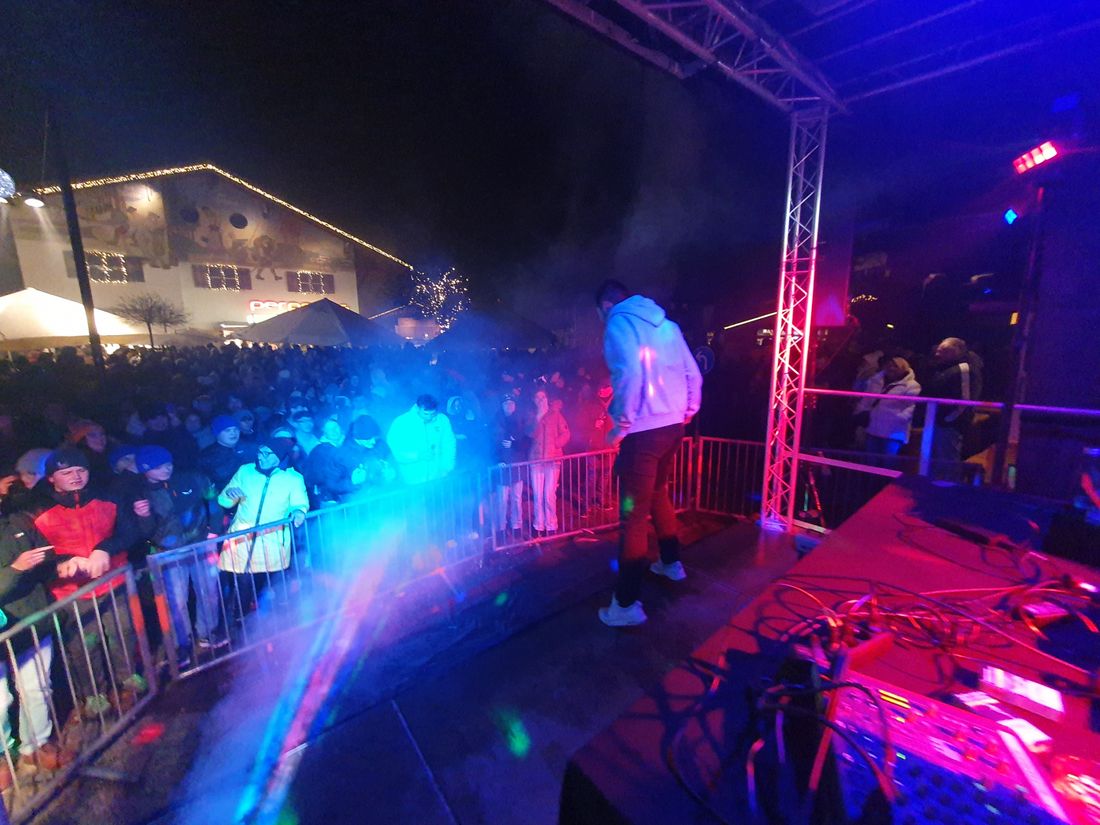 Partystimmung an Silvester im Zentrum von Reit im Winkl