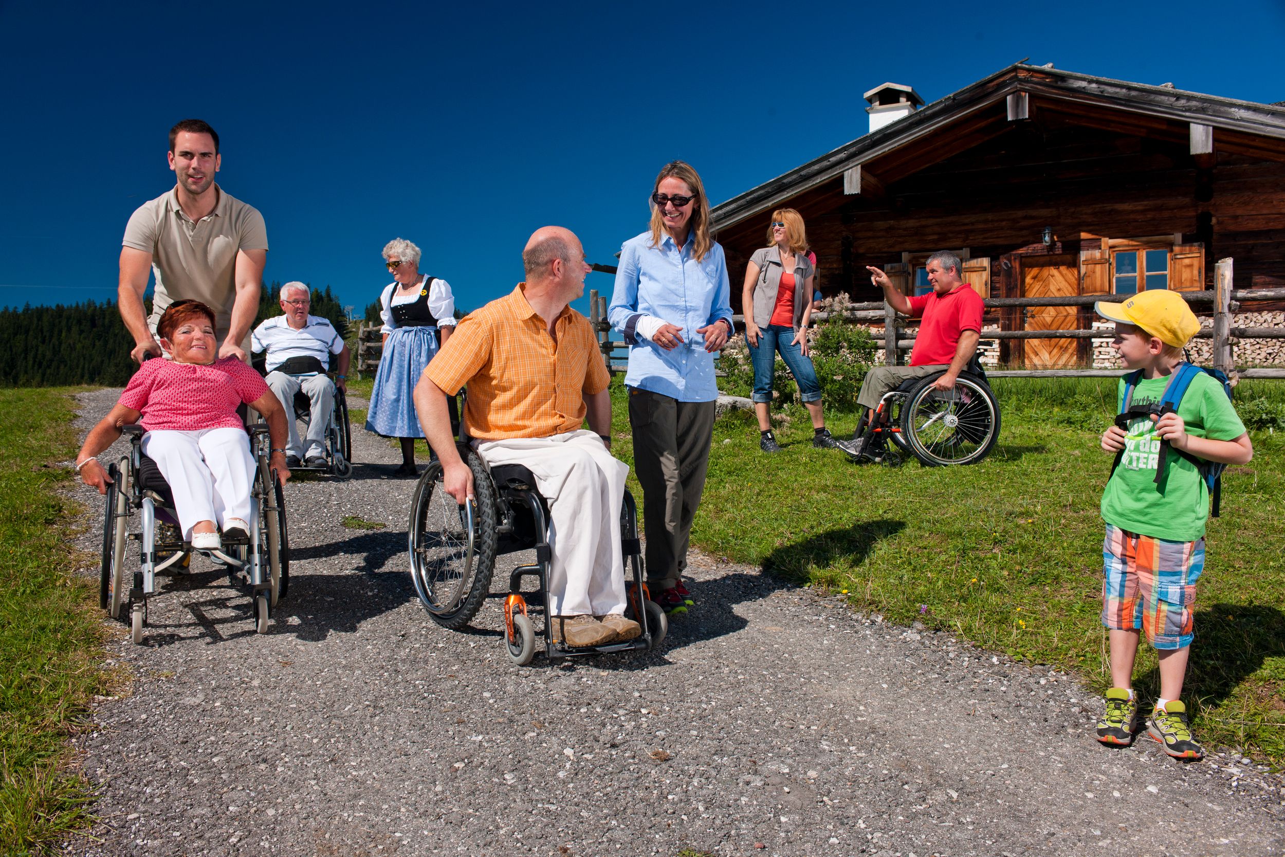 Unterwegs im Rollstuhl in Winklmoos