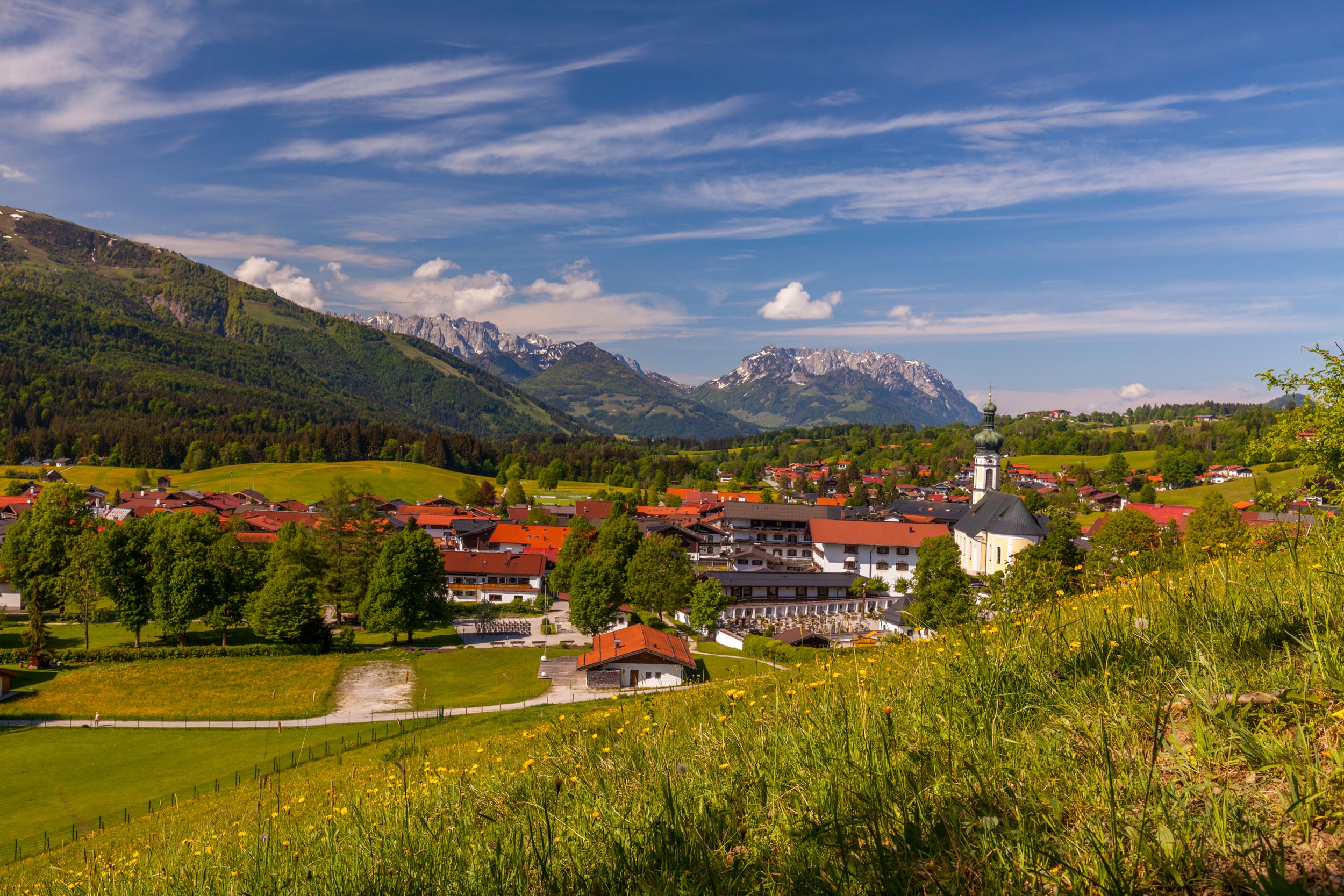 Blick auf Reit im Winkl im Frühling