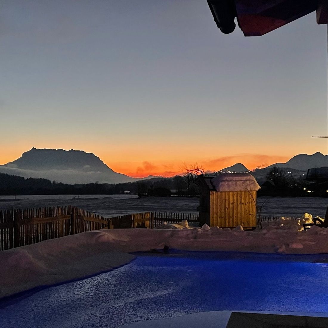 activechalets Sonnenuntergang Zahmer Kaiser naturpool