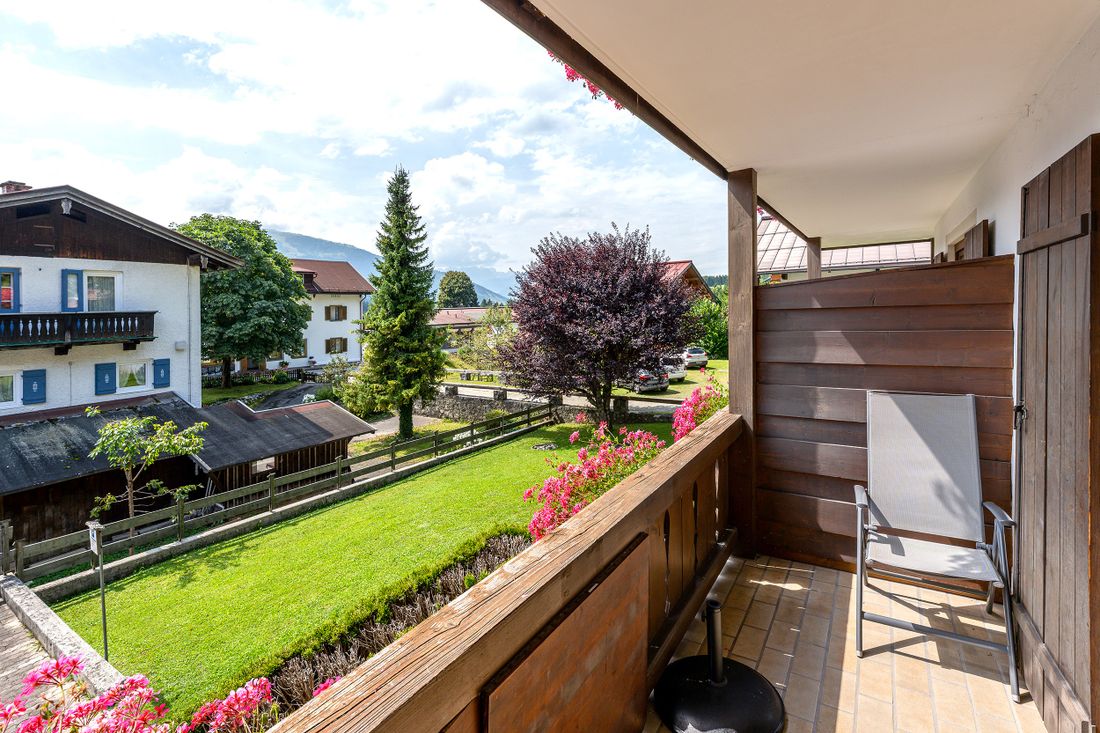 Der Balkon lädt zum Verweilen ein