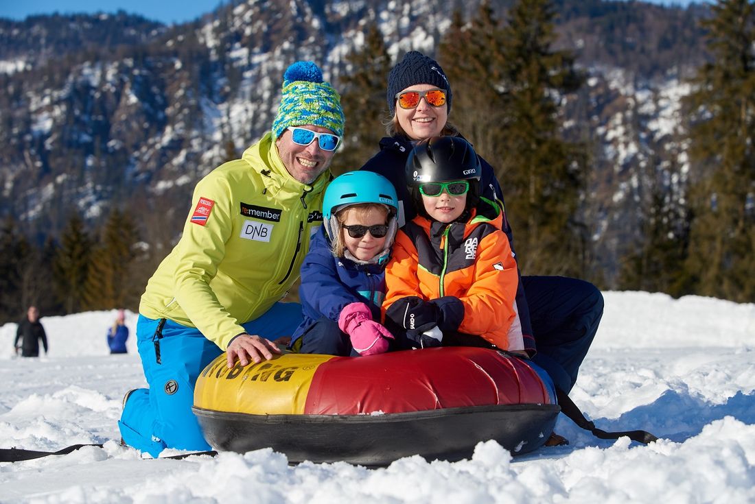Familie Snowtubing  Markus Schmuck (2)
