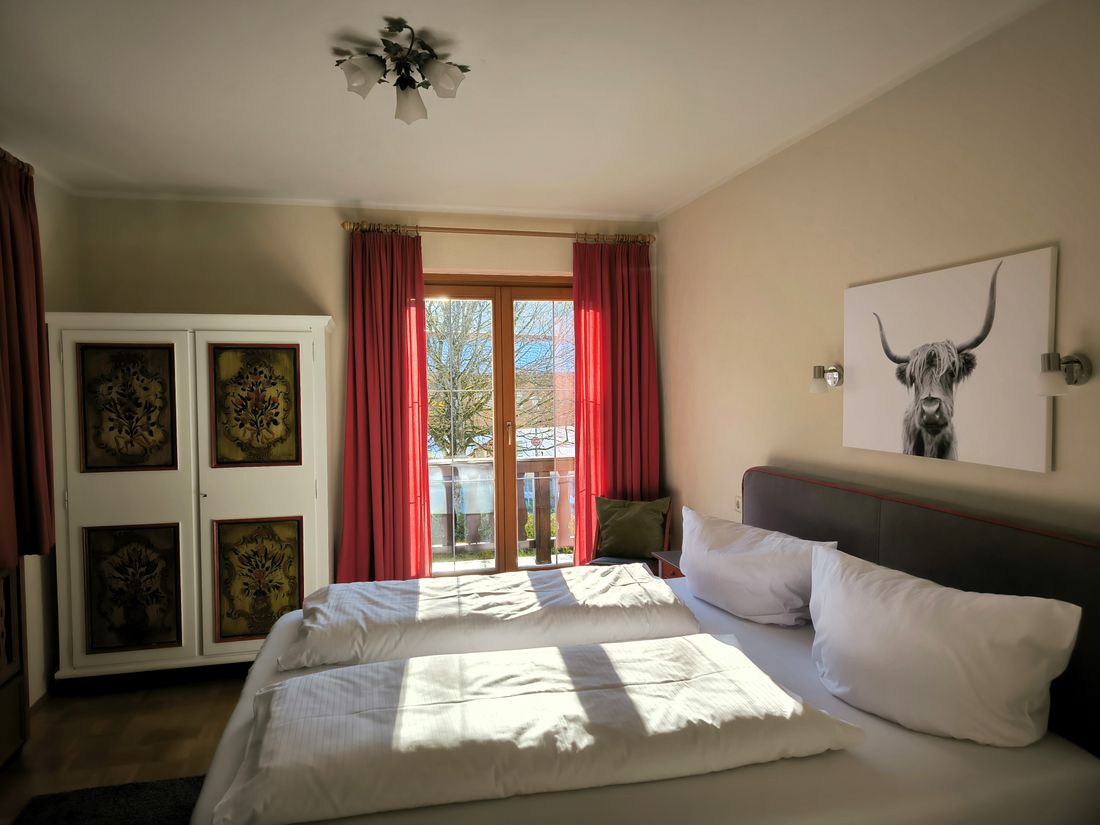 Schlafzimmer 1