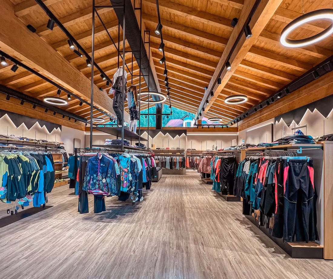Intersport Skihütte Neuer Verkaufsbereich
