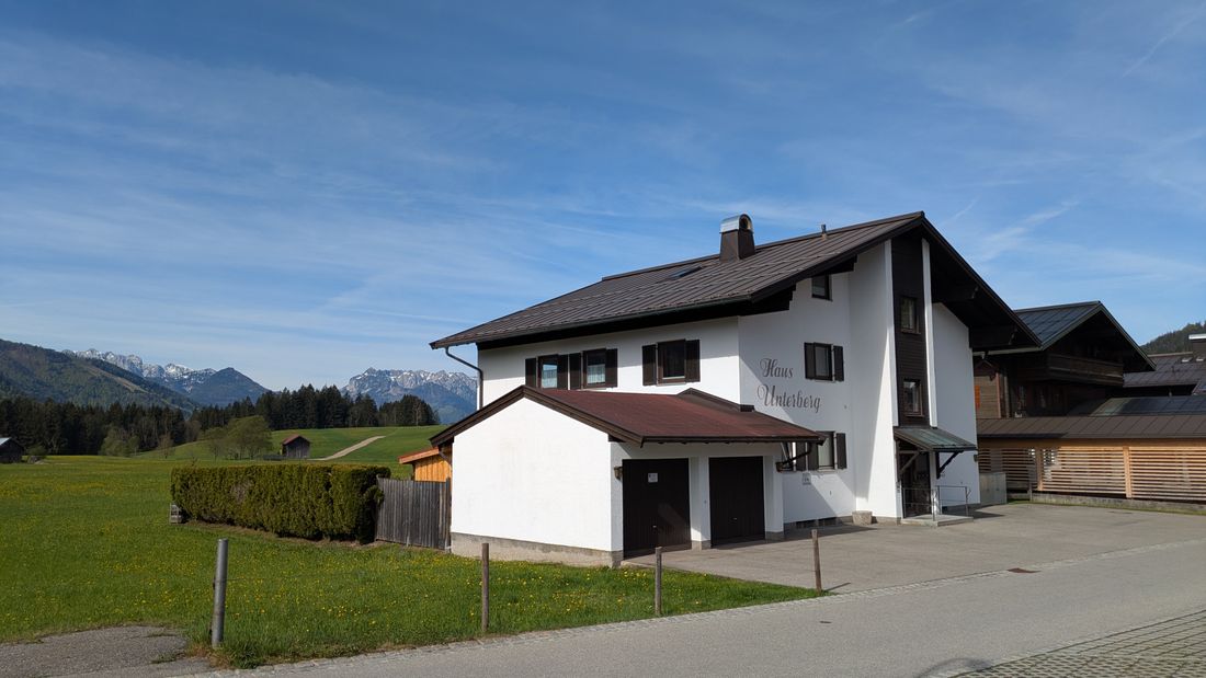 Haus Unterberg vor dem Kaiser