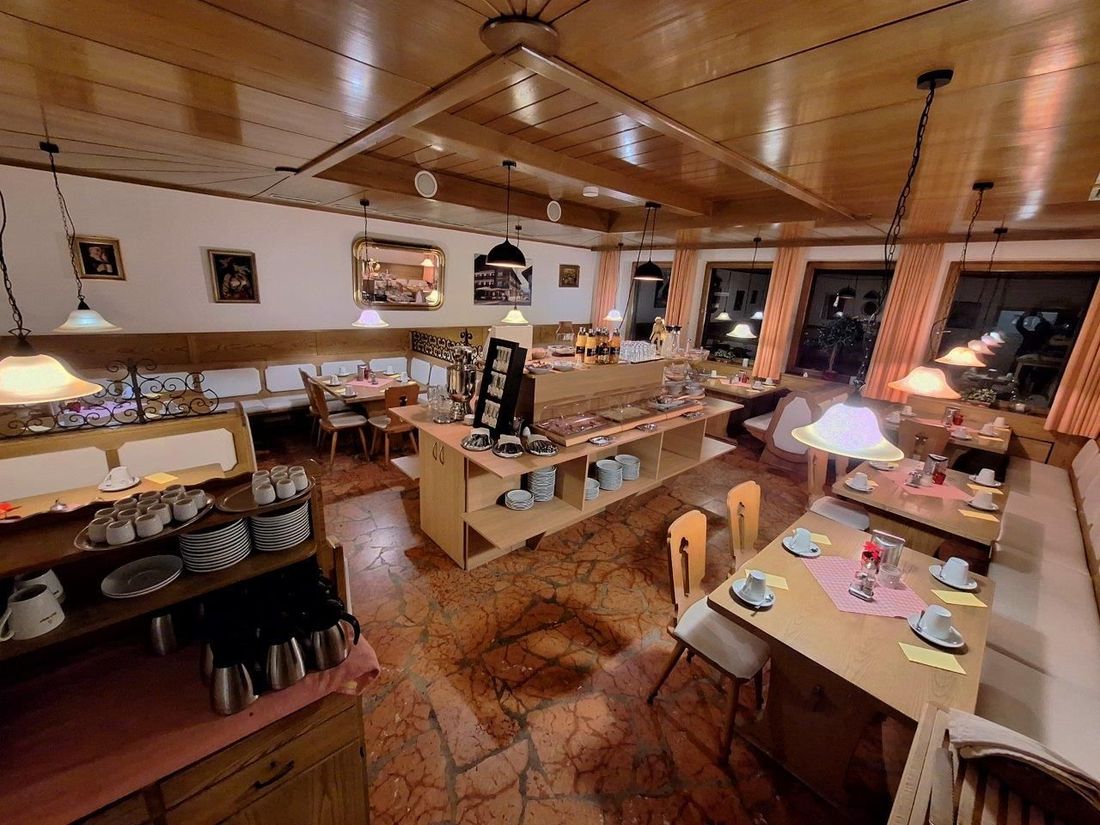 Breakfast Room