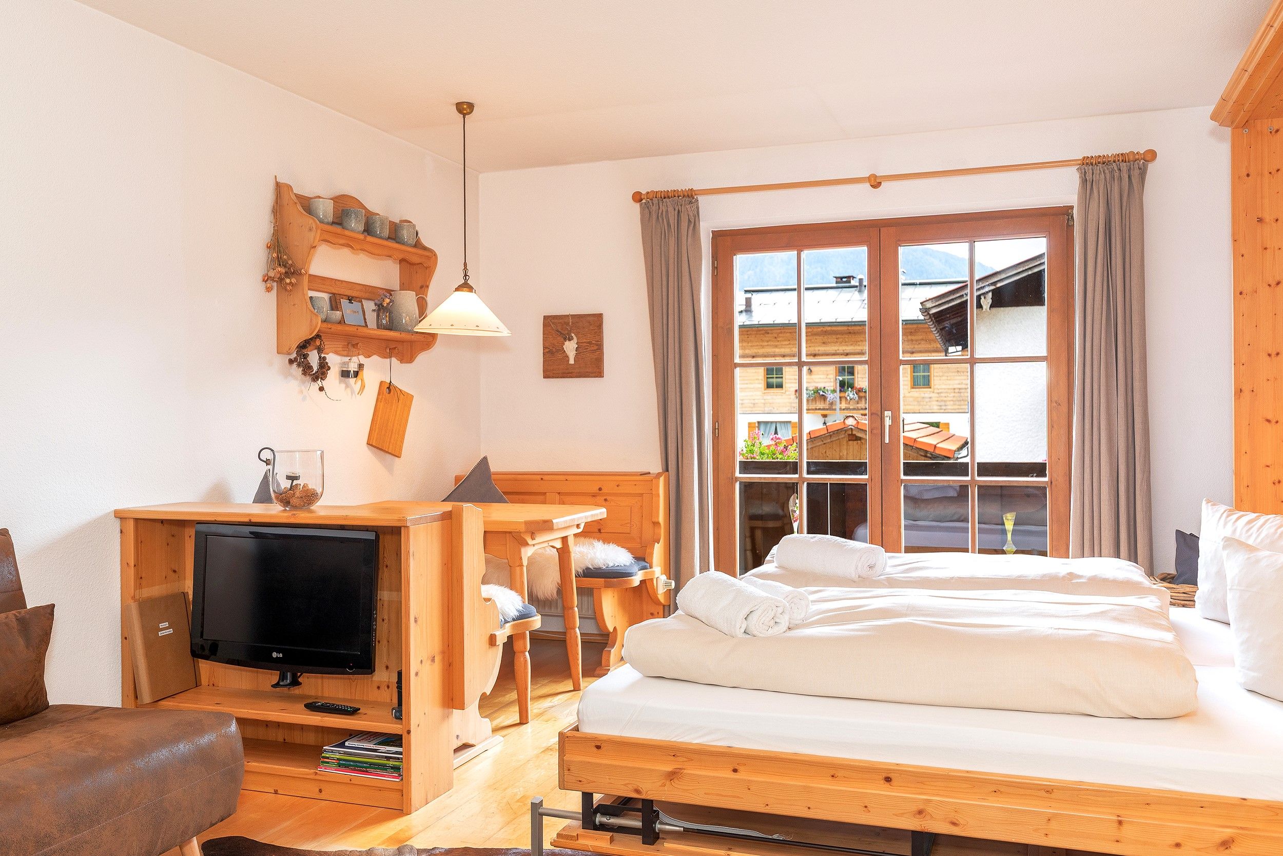 Wohnbereich mit Balkonzugang