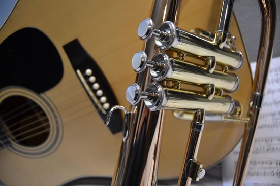 Gitarre, Trompete