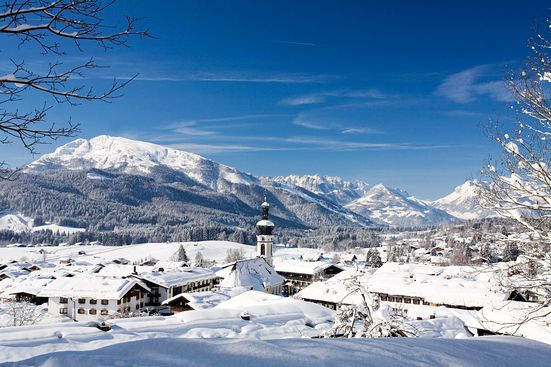Reit im Winkl Dorf - Winterbild