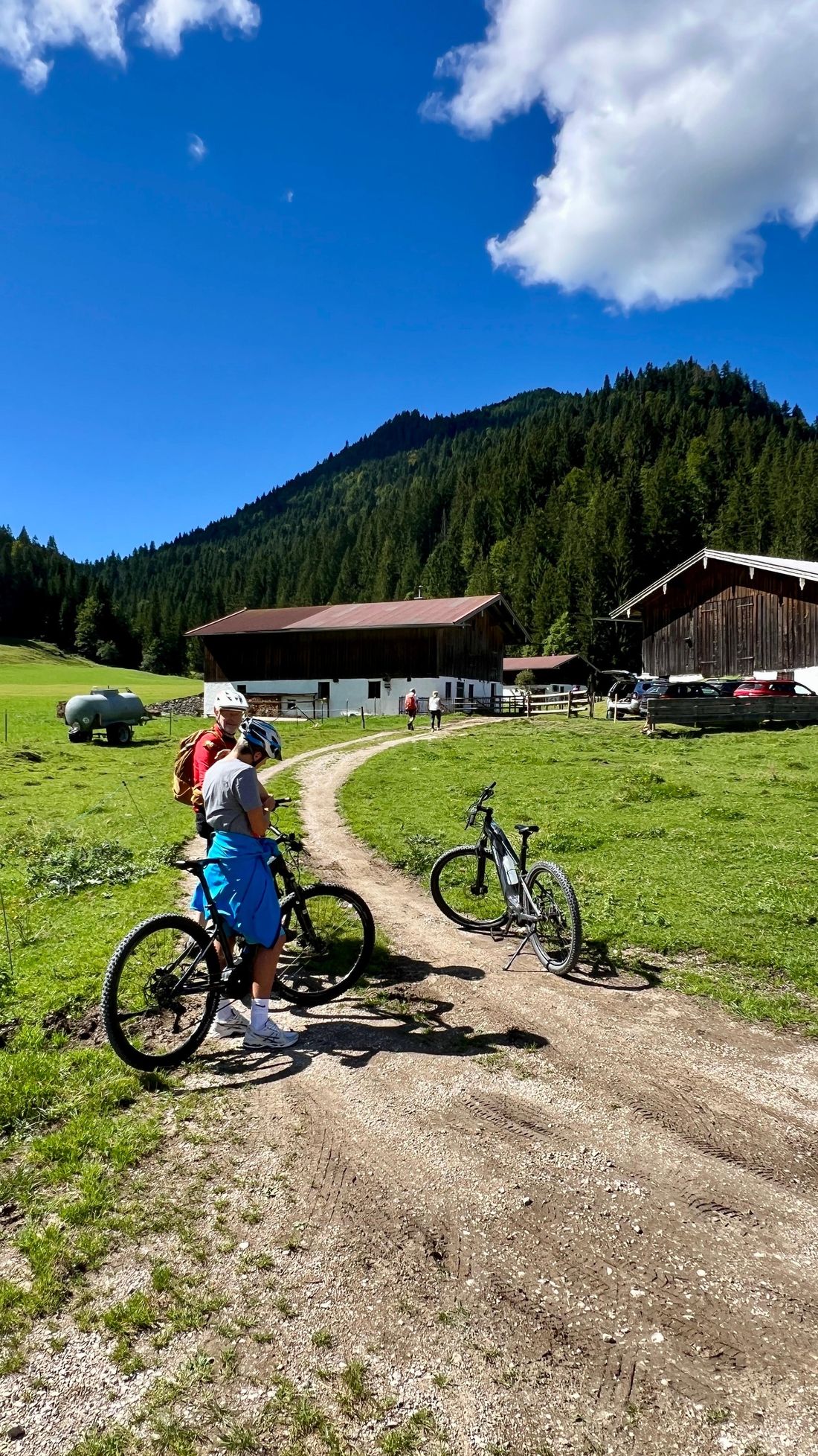 Einkehrmöglichkeiten auf verschiedenen Almen