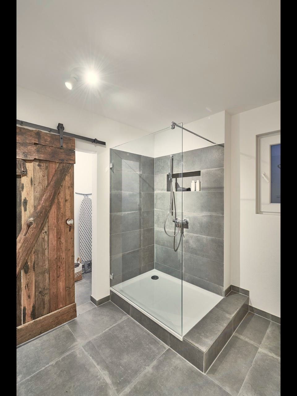 Dusche bei der Sauna