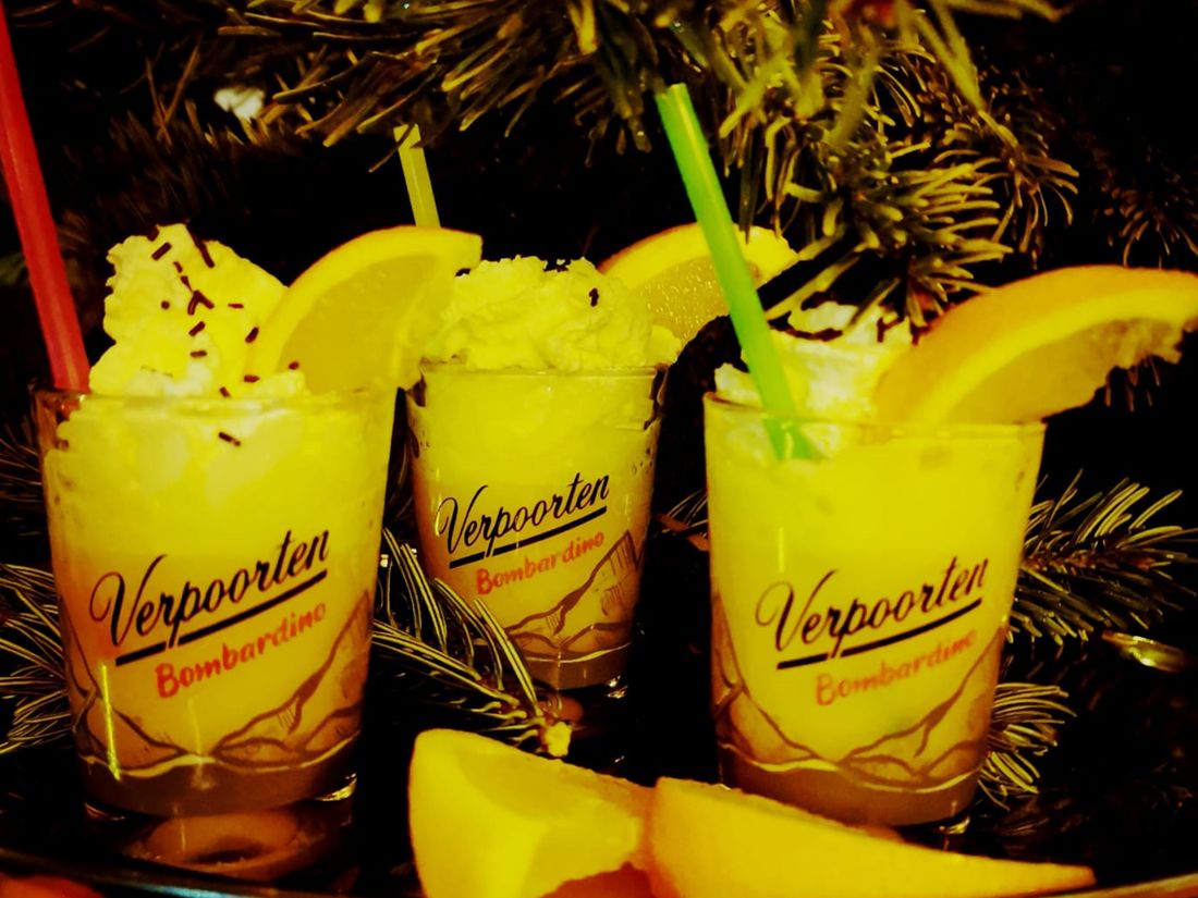 Bombardino - Heißgetränk mit Sahnehäubchen