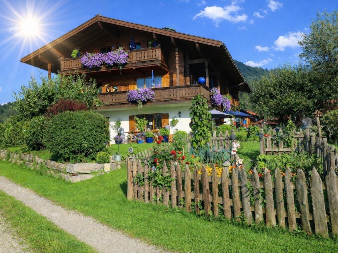Herzlich Willkommen in unseren Wohlfühl-Ferienwohnungen im "Gästehaus Schönfeld" im Sommer...