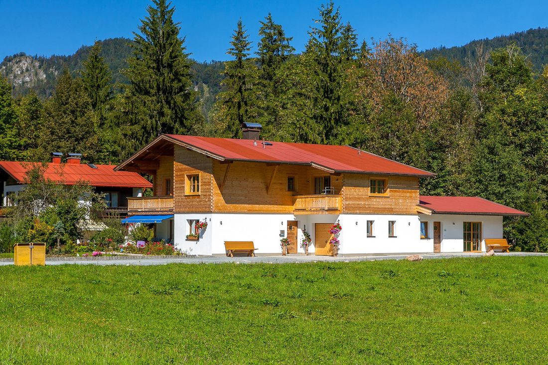 Haus Alpina im Sommer
