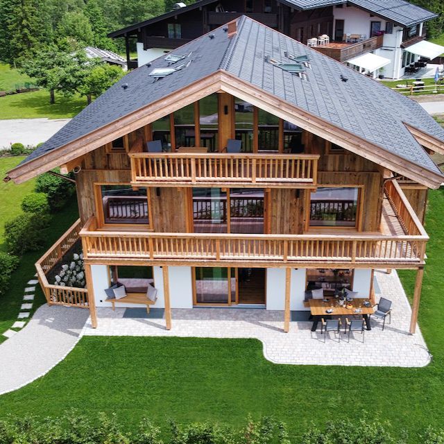 designchalets auf 685 Haus Sommer von oben