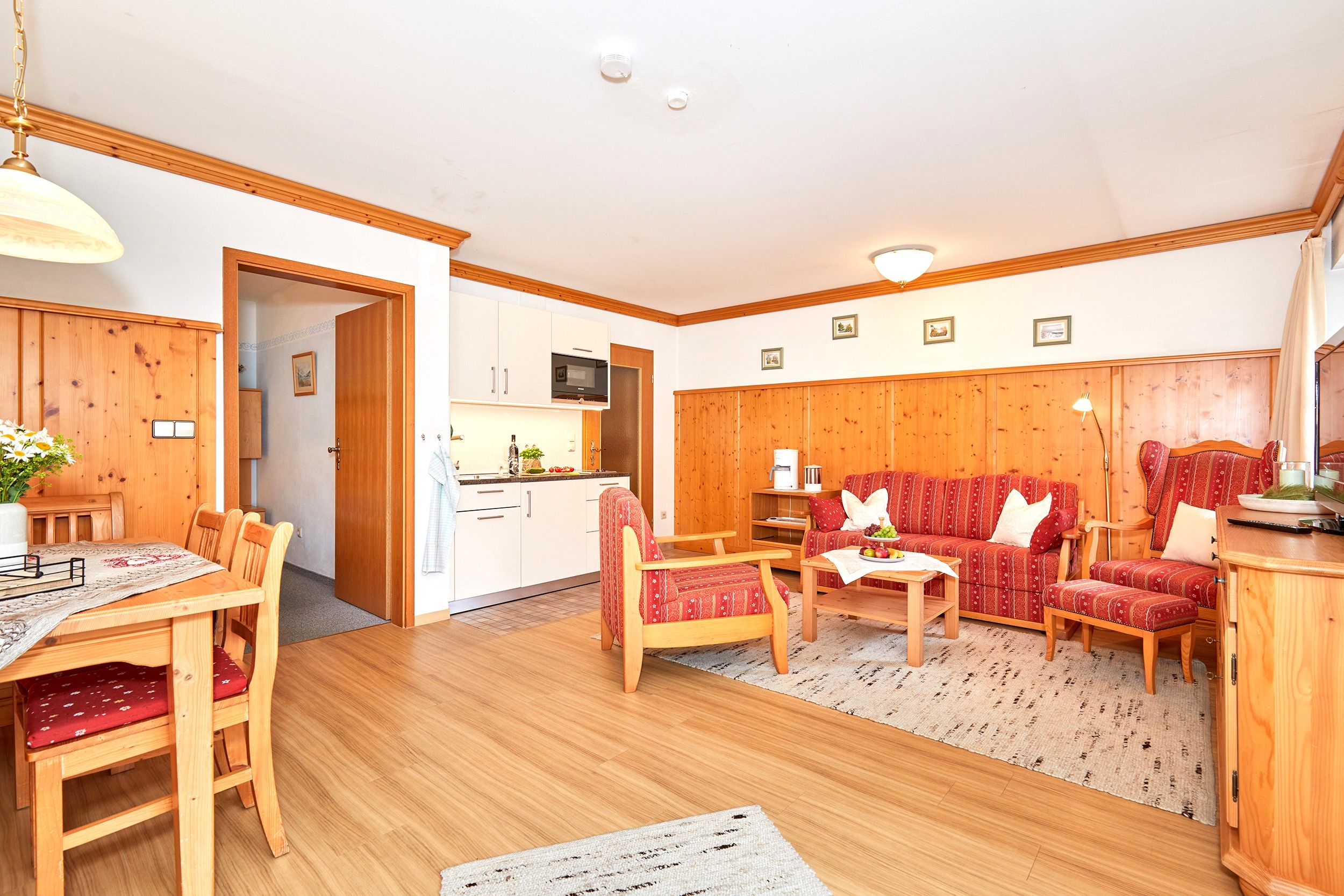 Großer Wohn- und Essbereich