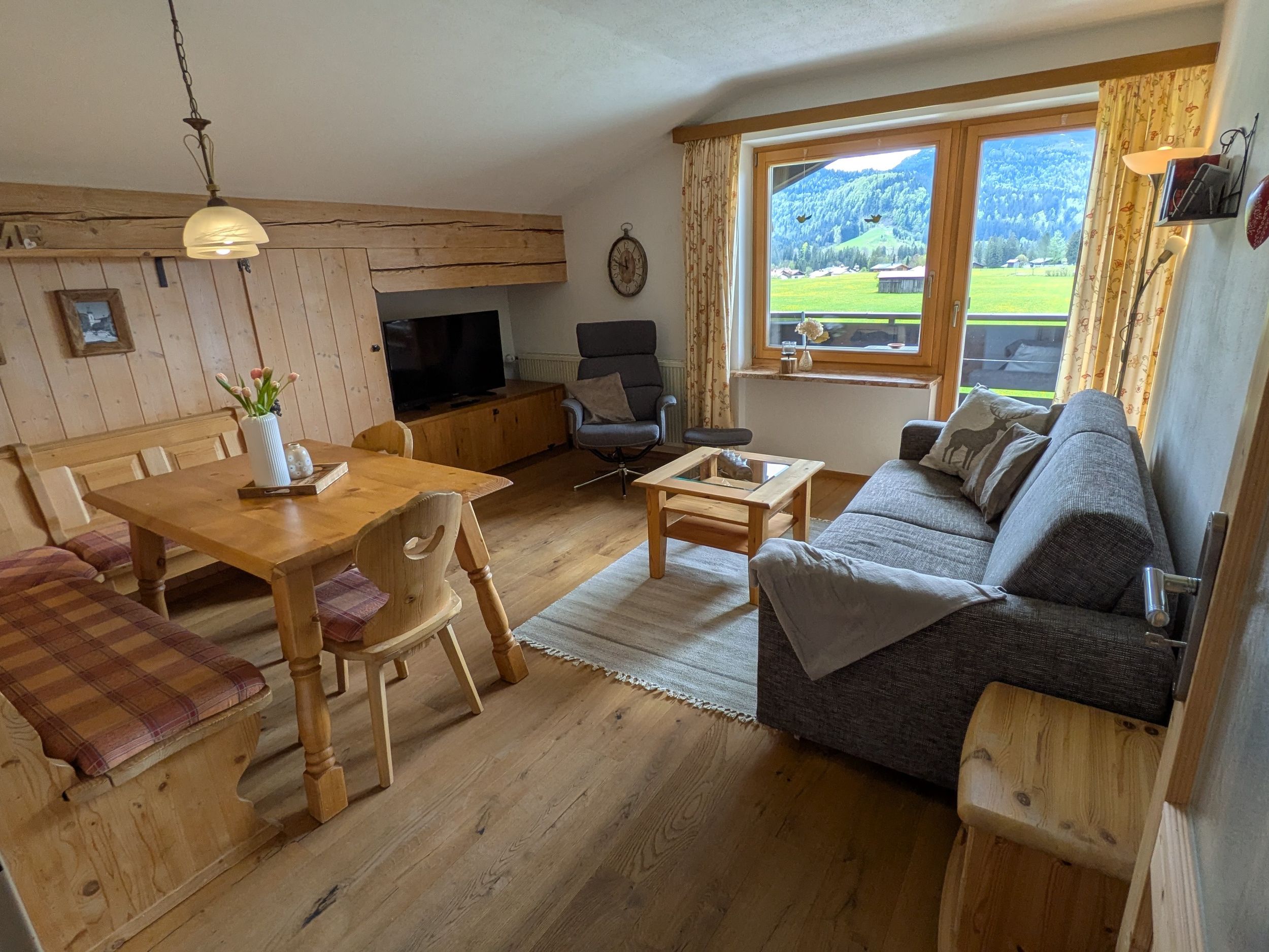 Wohn- und Esszimmer