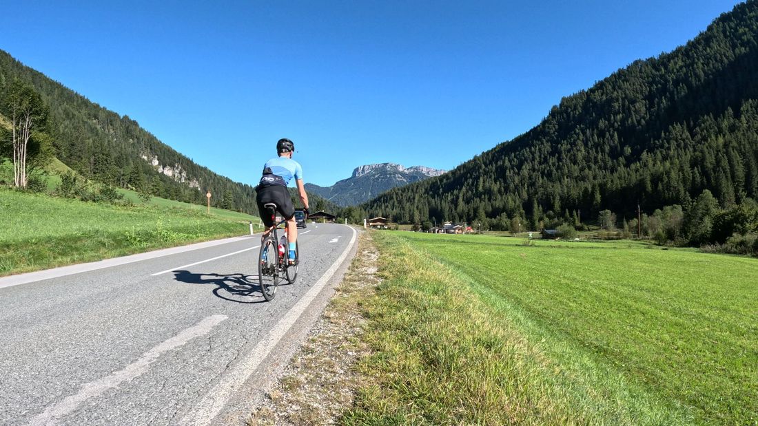 Pillerseerunde mit Blick auf die Steinplatte