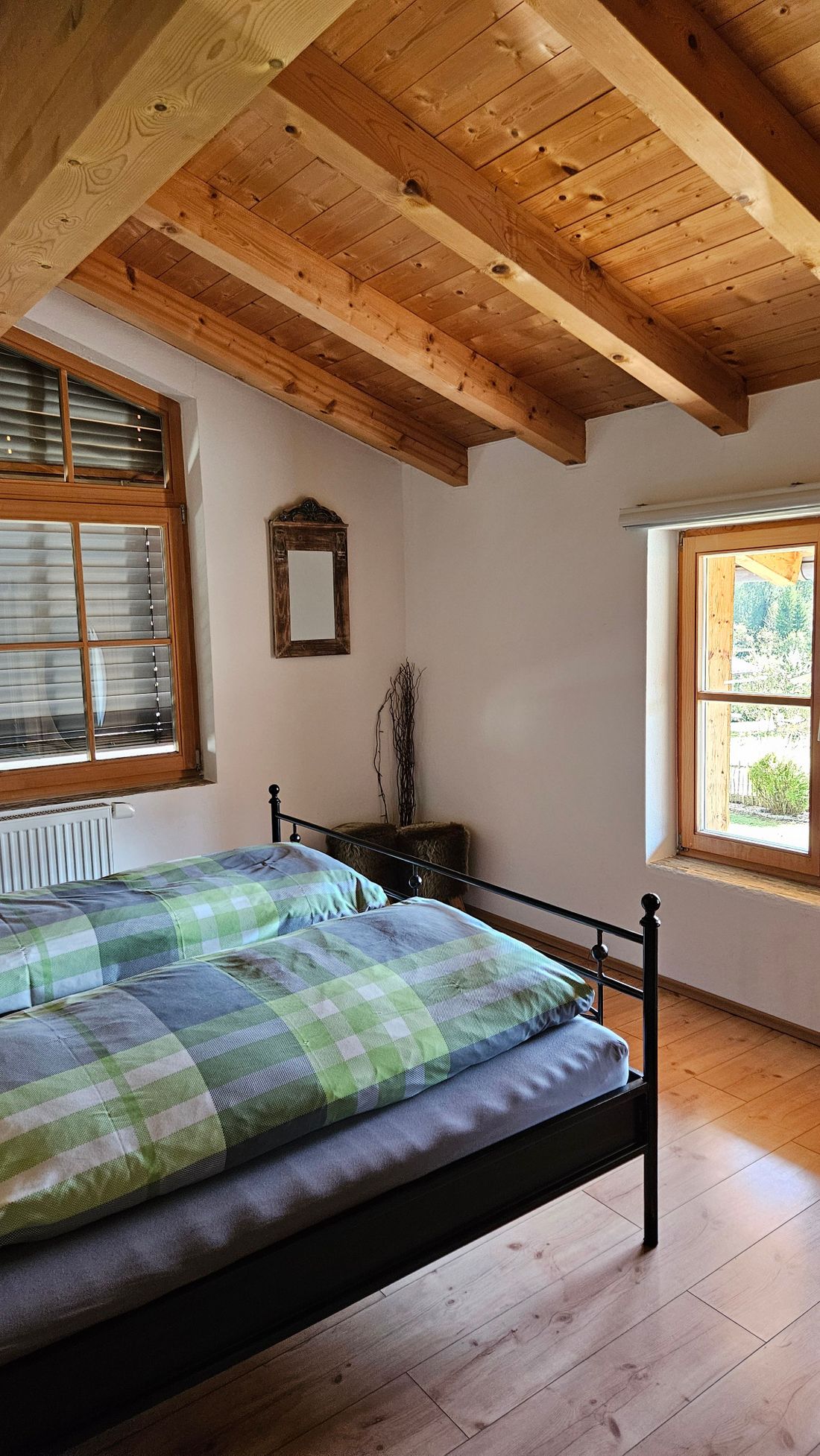 Schlafzimmer 1