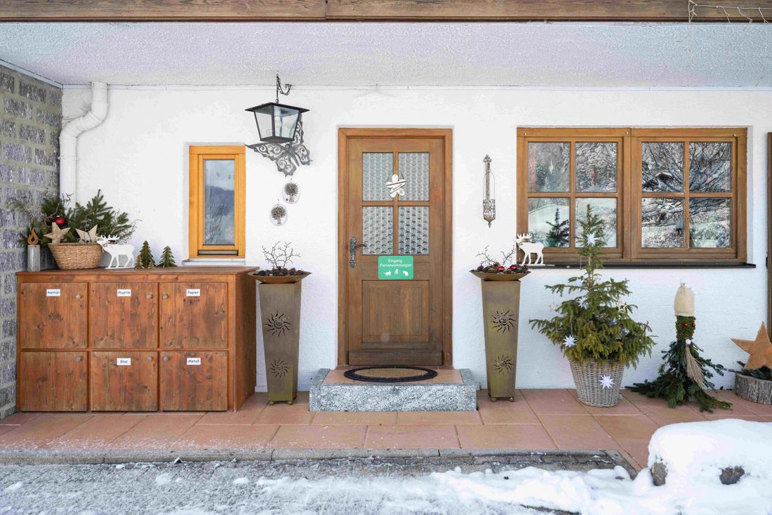 Eingangsbereich Mooshäusl im Winter