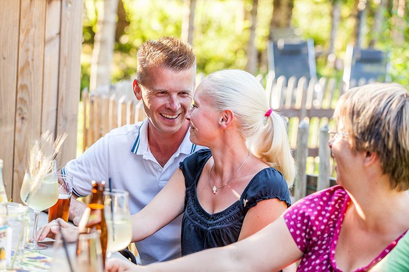 gemeinsamer Grillabend an warmen Sommertagen