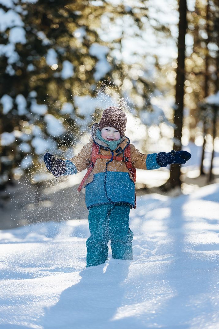 Kind im Schnee