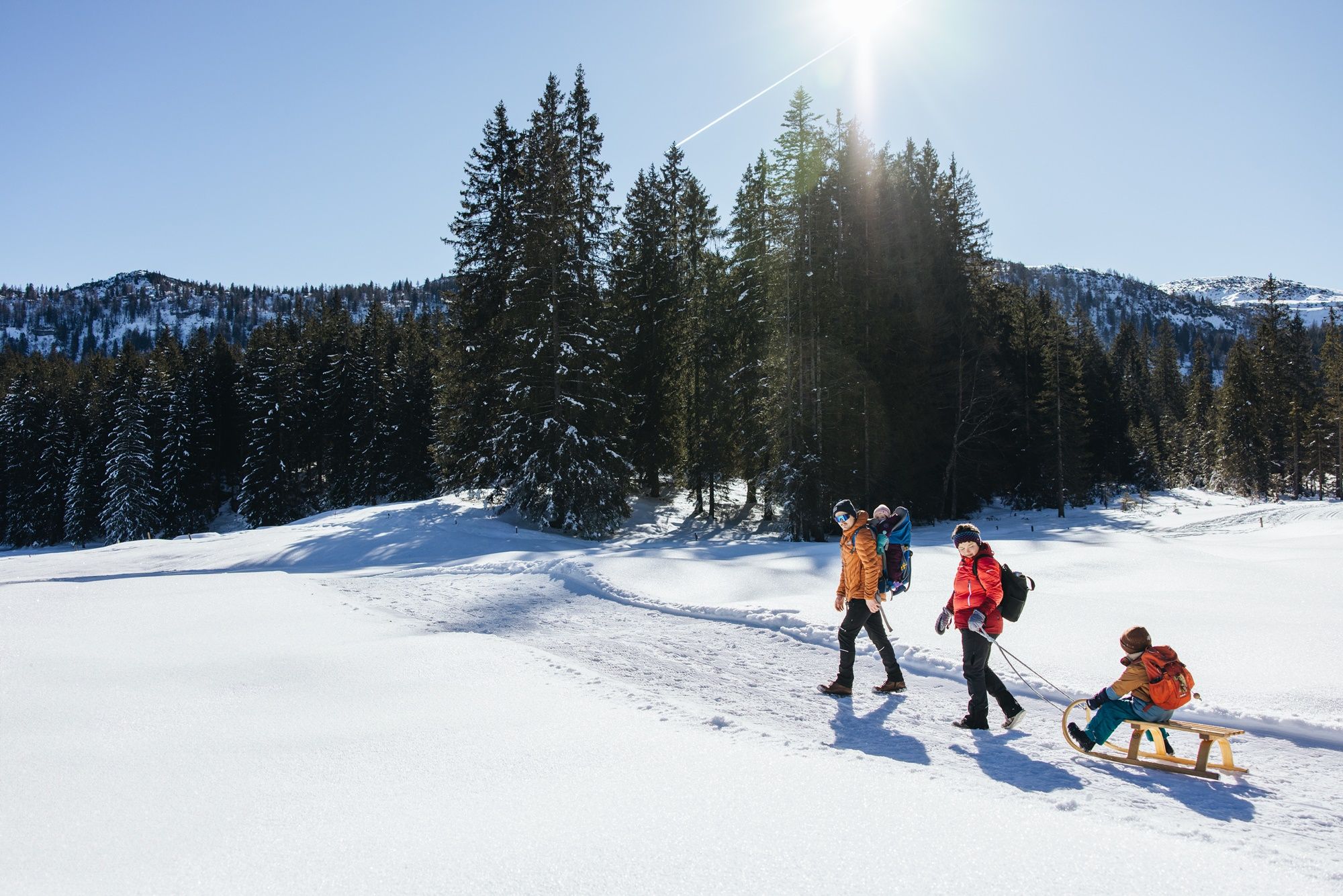 Winterwandern und rodeln auf der Hemmersuppenalm