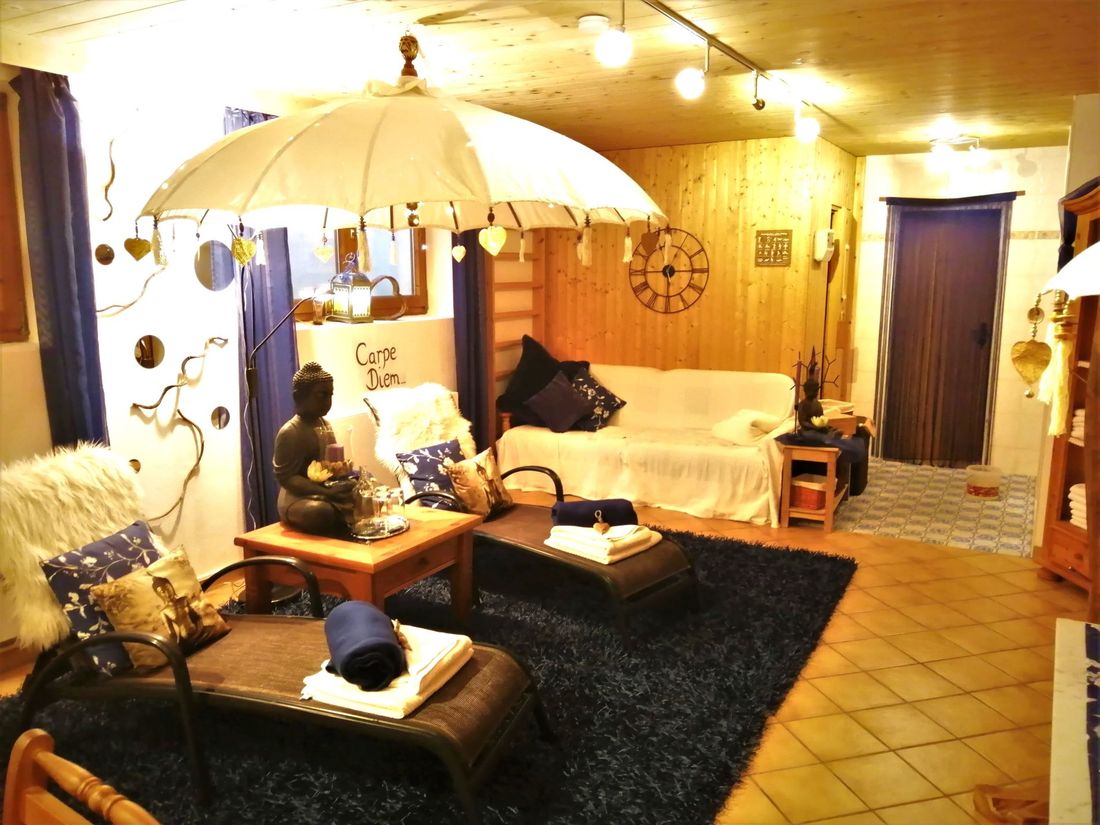 Entspannung pur, genießen Sie in unserer stimmungsvollen Sauna- & Wohlfühloase im "Gästehaus Schönfeld"...