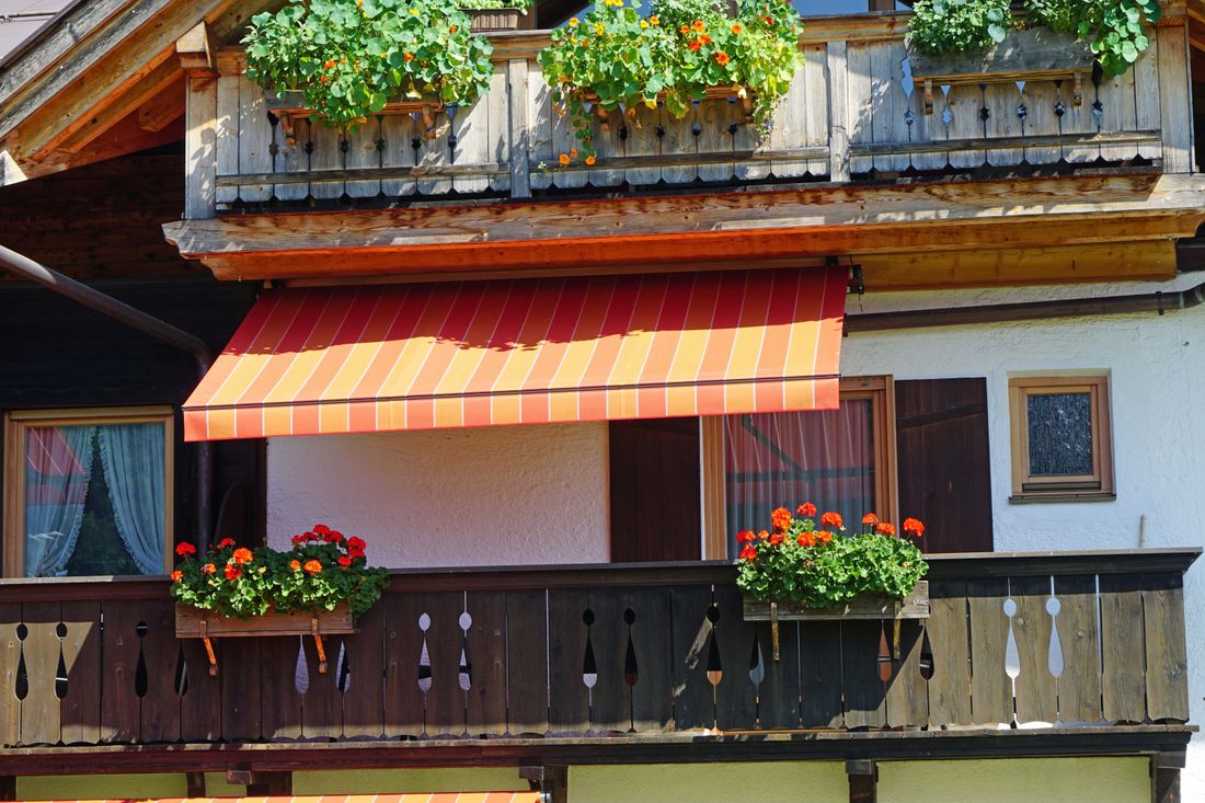 Schatten auf dem Balkon