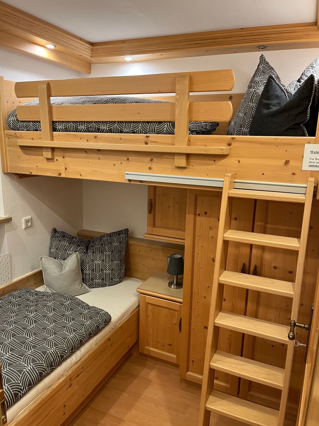 sep. Kinder-/Jugendschlafzimmer