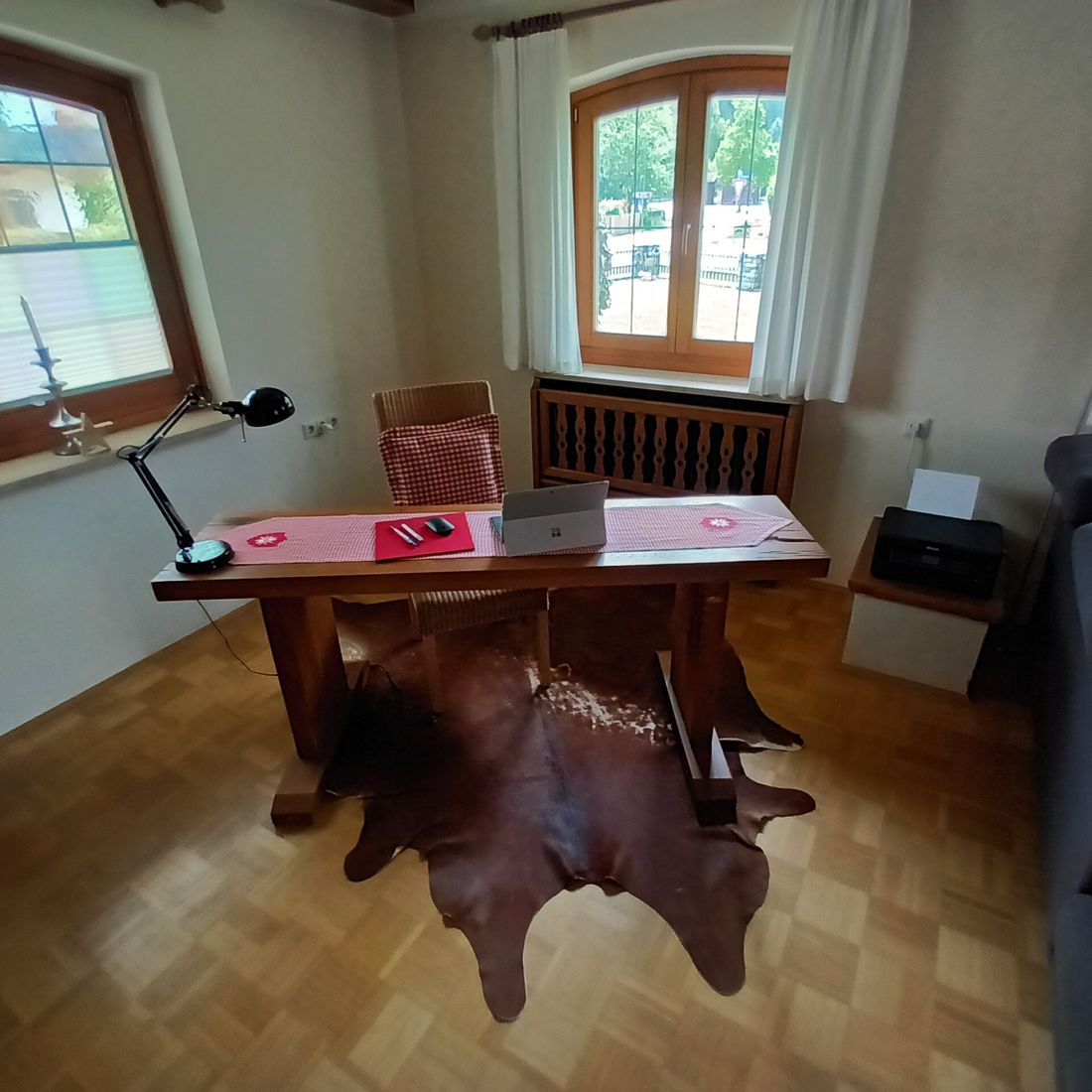 Schreibtisch