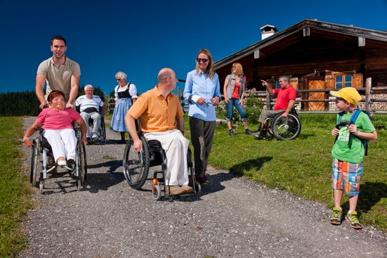 Unterwegs im Rollstuhl in Winklmoos