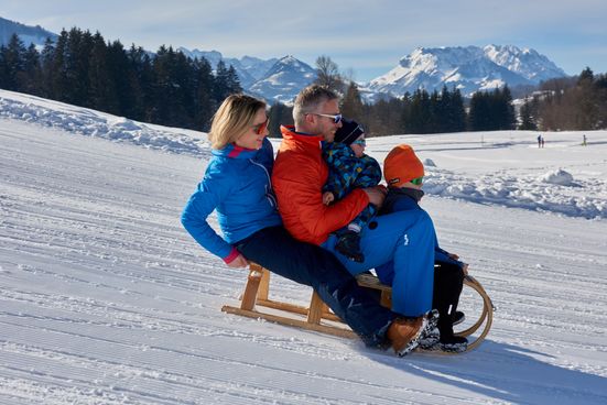 Familie210 Rodeln © Markus Schmuck
