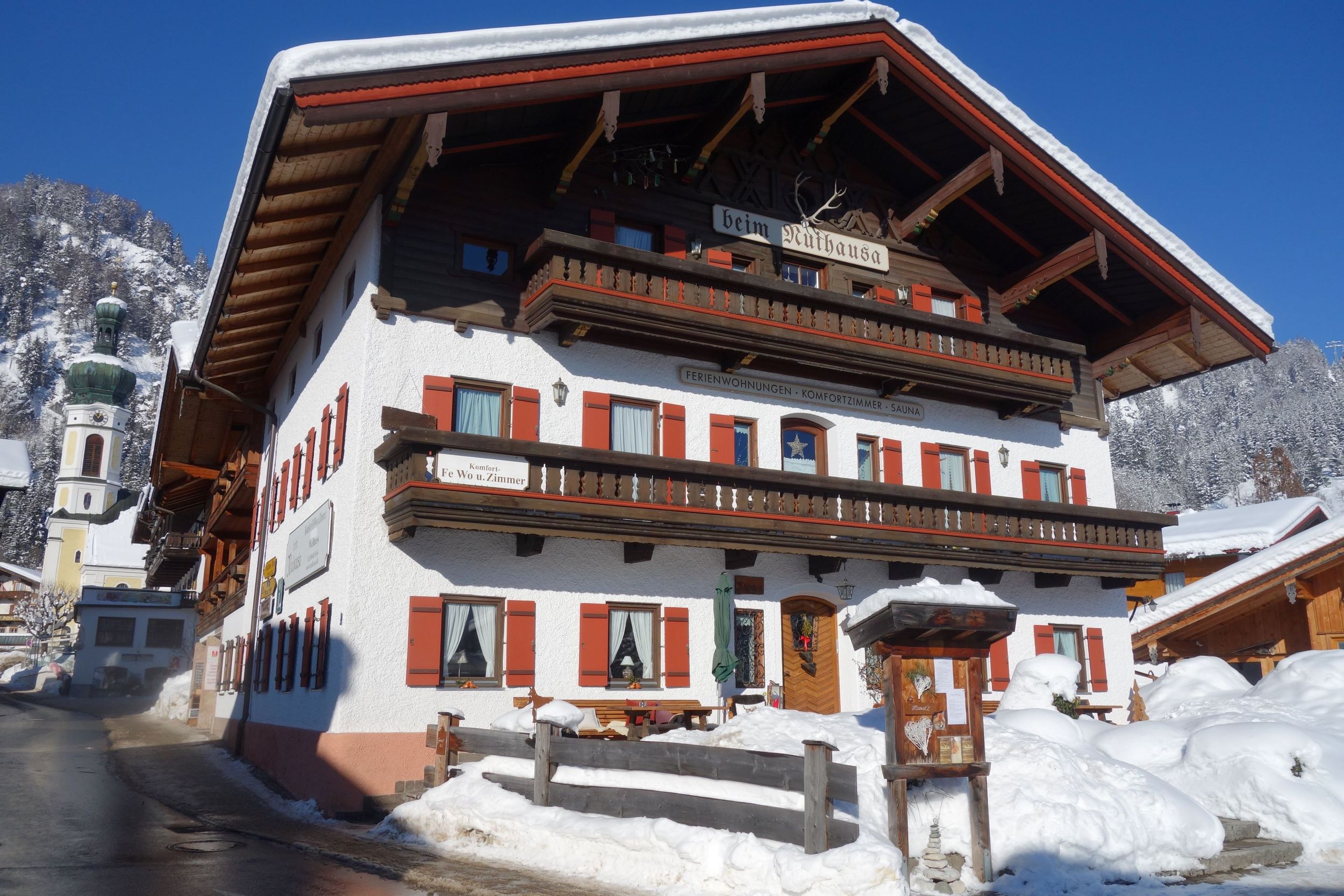 Gästehaus beim Nuihausa Hausfront Winter