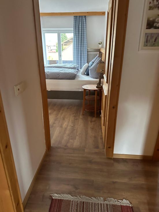 2 Zimmer Wohnung - 1. Stock