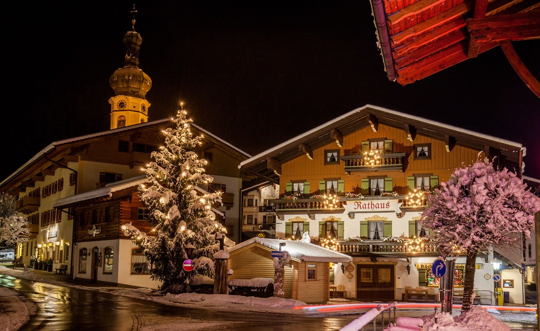 Rathausplatz in der Weihnachtszeit