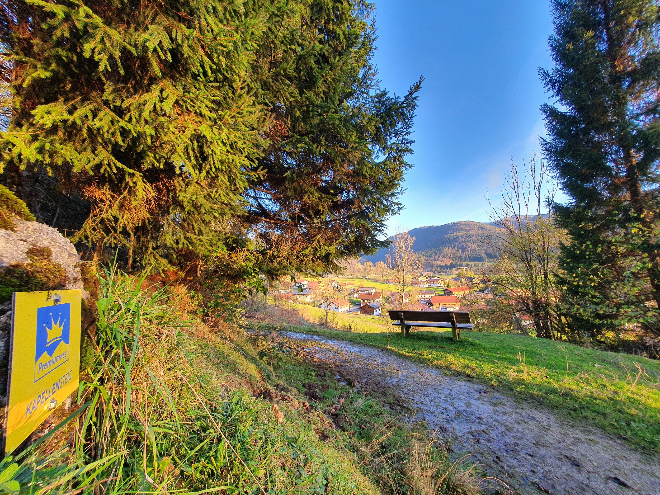 Kapellensteig mit Blick Richtung Entfelden Abendstimmung