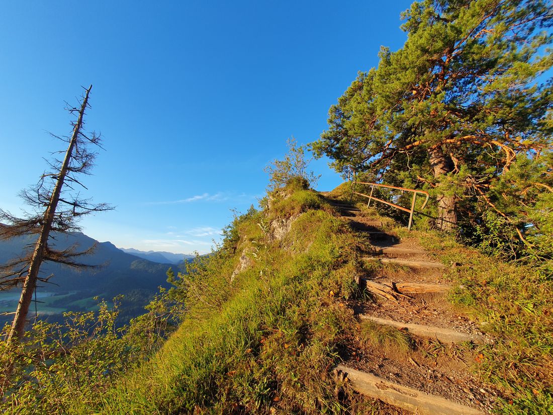 Wetterkreuz Treppe hinauf